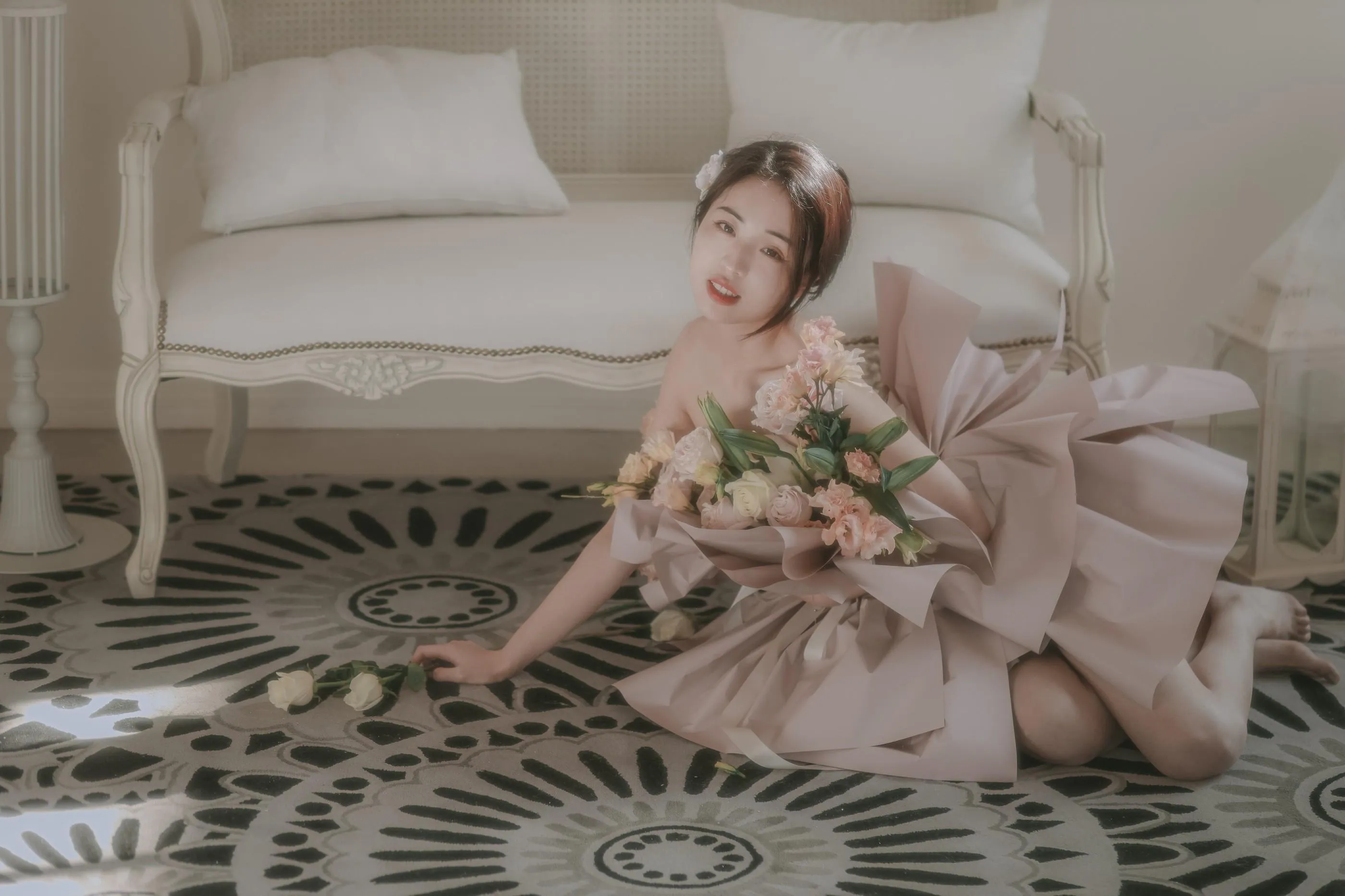 [艺图语] 2022.07.02 花与少女 小朱 [36P]插图3